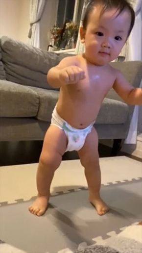 卜部弘嵩 高橋ユウ 息子 禅清 10カ月 立つ ブログ