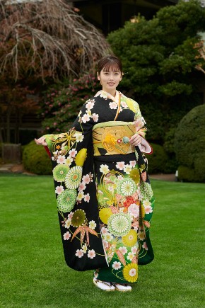 小芝風花 吉本実憂 本田望結 尾碕真花 井頭愛海 井本彩花 宮本茉由 本田紗来 高橋ひかる オスカープロモーション 晴れ着