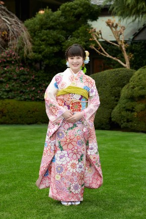 小芝風花 吉本実憂 本田望結 尾碕真花 井頭愛海 井本彩花 宮本茉由 本田紗来 高橋ひかる オスカープロモーション 晴れ着