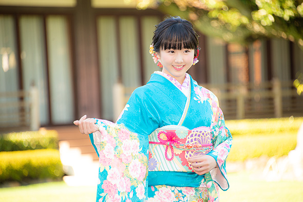 小芝風花 吉本実憂 本田望結 尾崎真花 井頭愛海 井本彩花 宮本茉由 岡田結実 藤田ニコル 是永瞳 川瀬莉子 オスカープロモーション 晴れ着