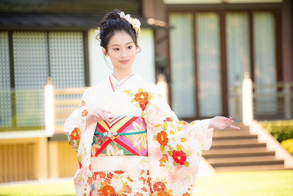 小芝風花 吉本実憂 本田望結 尾崎真花 井頭愛海 井本彩花 宮本茉由 岡田結実 藤田ニコル 是永瞳 川瀬莉子 オスカープロモーション 晴れ着