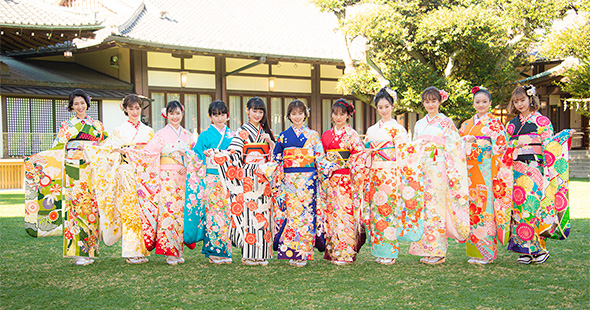 小芝風花 吉本実憂 本田望結 尾崎真花 井頭愛海 井本彩花 宮本茉由 岡田結実 藤田ニコル 是永瞳 川瀬莉子 オスカープロモーション 晴れ着