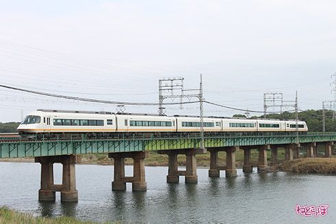 鉄道 近鉄 車窓 大阪 夕暮れ