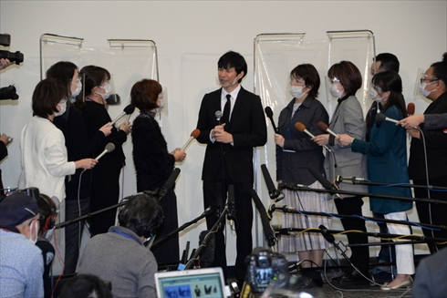 渡部建 アンジャッシュ 謝罪会見 質問 リポーター 報道陣