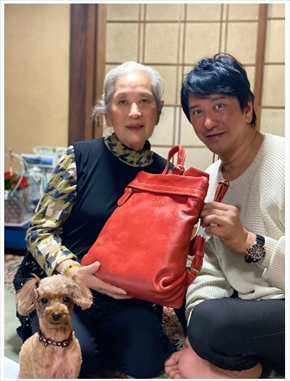 川崎麻世 盗難 母親 赤いリュック ブログ 大阪 置き引き