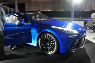 トヨタ MIRAI FCV