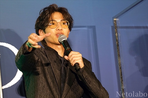 平手 岡田 志尊 さんかく窓