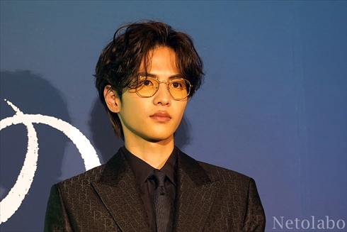 平手 岡田 志尊 さんかく窓