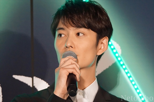 平手 岡田 志尊 さんかく窓