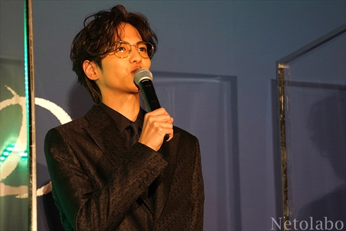 平手 岡田 志尊 さんかく窓