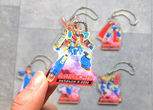 琉球銀行「りゅうぎんロボ」が次はカプセルトイに　タカラトミーと夢のコラボ