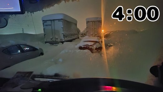 関越道 大雪 立ち往生 現場 実況