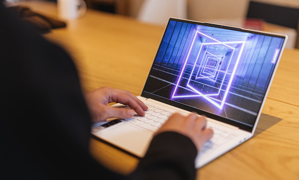 Lenovoタイアップ／＜Yoga Slim 750i Carbon＞