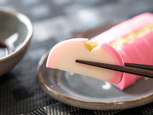 オシャレな板わさを盛り付けたところ