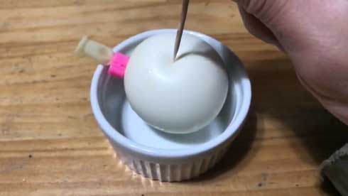 風船 プリン 割れる瞬間 スロー 撮影 割れない 爪楊枝 折れる
