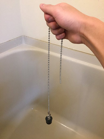 チェーンが切れた風呂栓