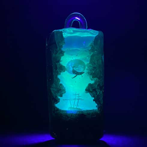 レジン コルク アート 作品 アクセサリー M's craftworkS 海 雲 クジラ オーロラ