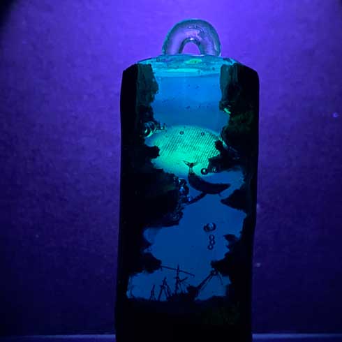 レジン コルク アート 作品 アクセサリー M's craftworkS 海 雲 クジラ オーロラ
