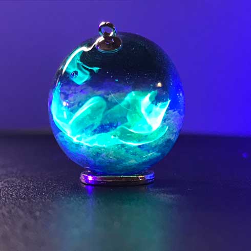 レジン コルク アート 作品 アクセサリー M's craftworkS 海 雲 クジラ オーロラ