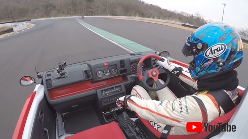 パワーの少なさに驚きつつアクセル全開で走ります