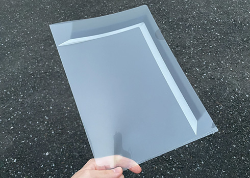 「どういう仕組み？」　1枚入れると100枚に増殖したように見える「一枚で限界が来るクリアファイル」