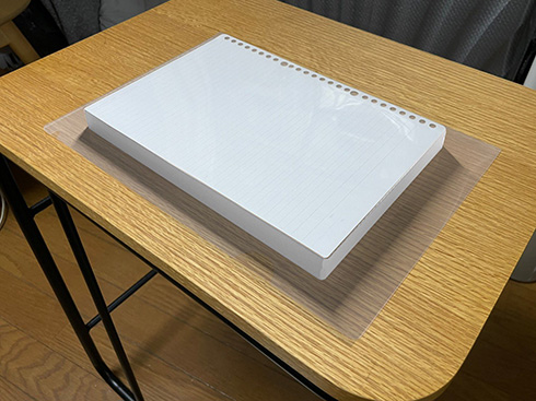 「どういう仕組み？」　1枚入れると100枚に増殖したように見える「一枚で限界が来るクリアファイル」