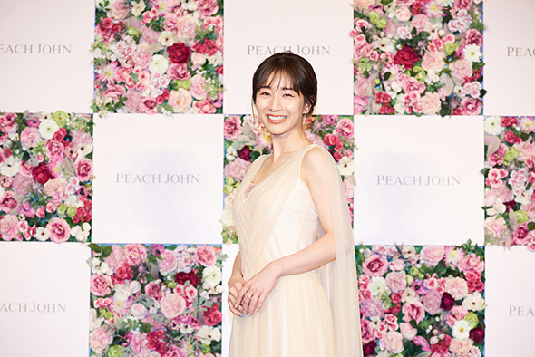 田中みな実 PEACH JOHN バストメイク まるみバスト ミューズ