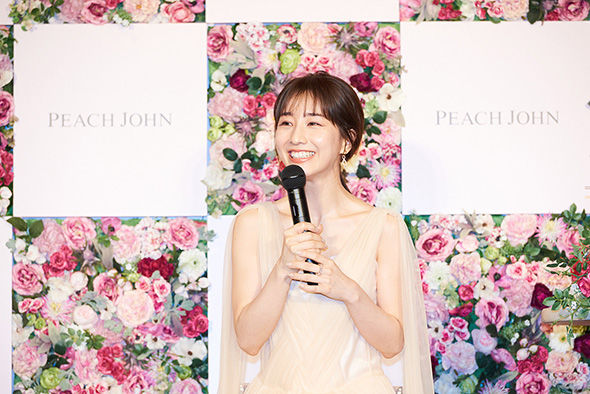 田中みな実 PEACH JOHN バストメイク まるみバスト ミューズ