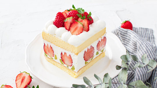 チューリップ ショートケーキ 断面 イチゴ かわいい デザイン スイーツ