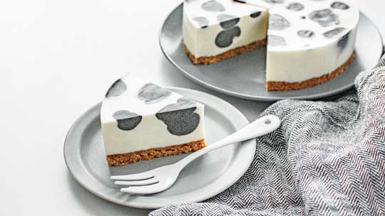 チューリップ ショートケーキ 断面 イチゴ かわいい デザイン スイーツ