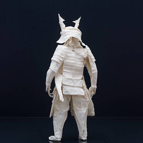 1枚の紙から作られた侍の折り紙　ファンタジーなアート作品がかっこいい