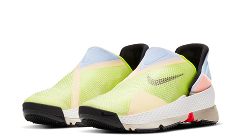 かかとをつぶさずに履けるシューズが登場！　足だけで着脱可能な「Nike GO FlyEase」