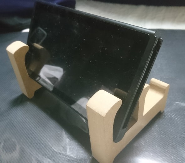 100円均一 ダイソー FF Nintendo Switch スタンド