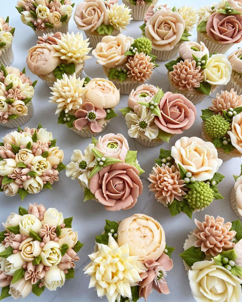 本物の花のようなカップケーキ