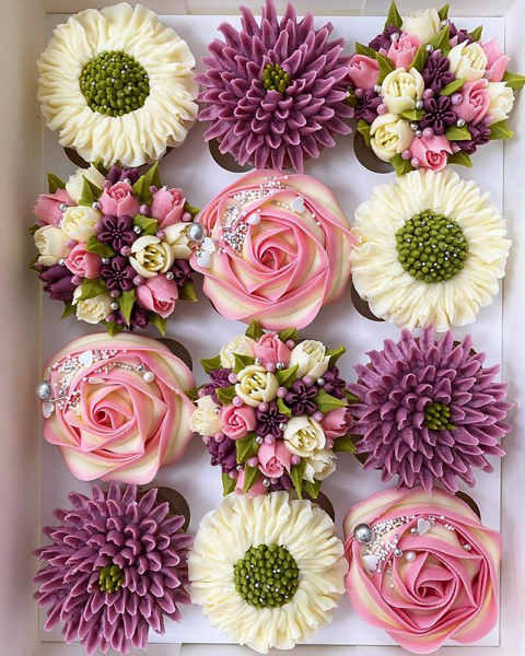 本物の花のようなカップケーキ