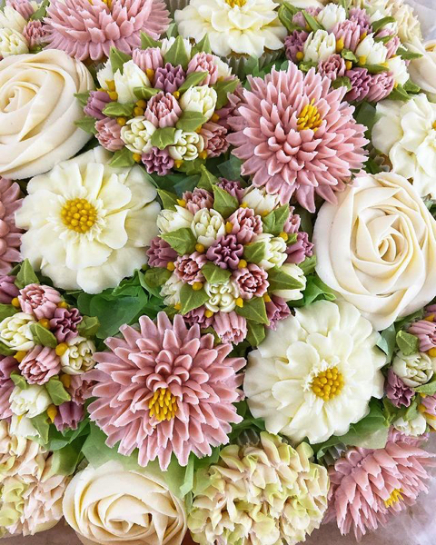 本物の花のようなカップケーキ