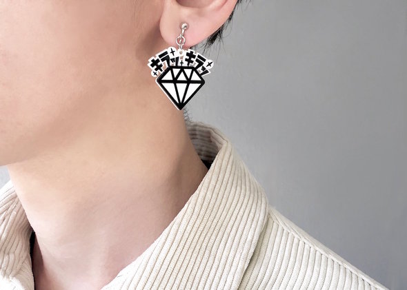 漫画風ピアス　ピアススタンド