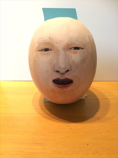 メロンに顔を描いてみた