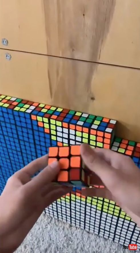 使ったルービックキューブは400個！　モザイクアートみたいなモナリザがすごい