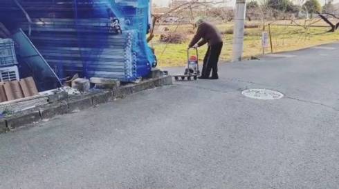 じいちゃんと犬 ノボルとりく 台車ドライブ