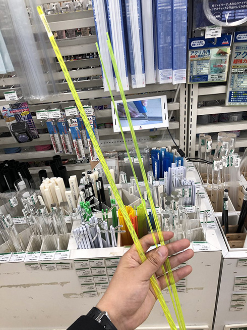 「な！弾かれただと！？」　装着するだけでビームをガードできるフェイスガードがかっこいい