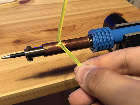 「な！弾かれただと！？」　装着するだけでビームをガードできるフェイスガードがかっこいい