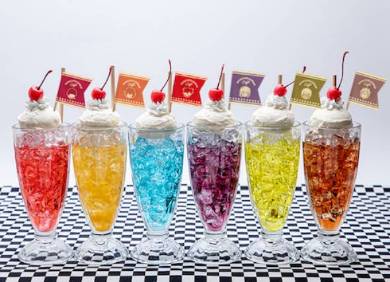 キャラクターモチーフのドリンク単品 各899円