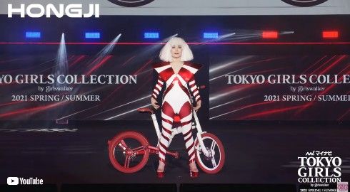 デヴィ夫人 東京ガールズコレクション TGC コスプレ 何歳