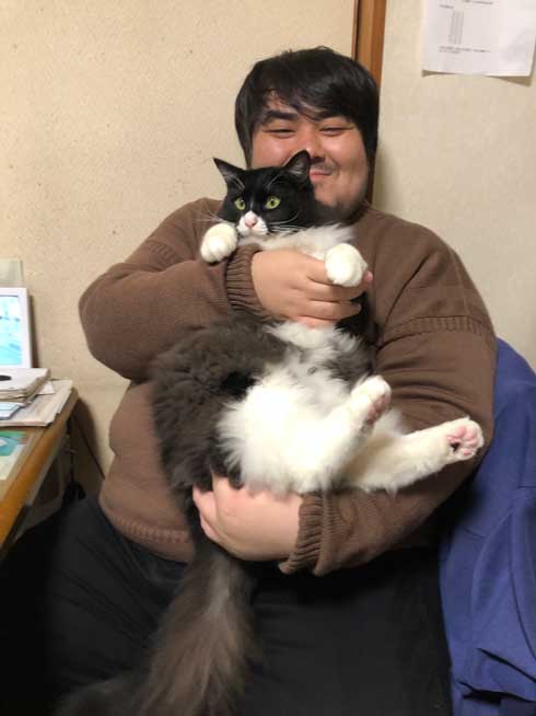 実家 猫 嫌そうな顔 スカート 澤部渡 猫の日