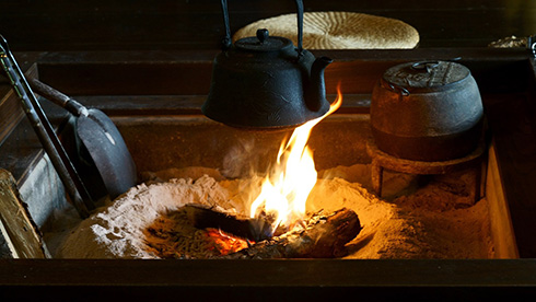 カラオケルームのテレワークBGMランキング　「暖炉」「雨の音」など自然音が首位に