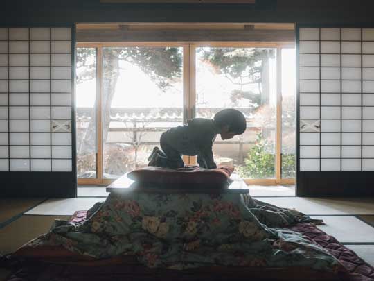 子供だから出来ること 家族 信州 田舎 古民家 写真