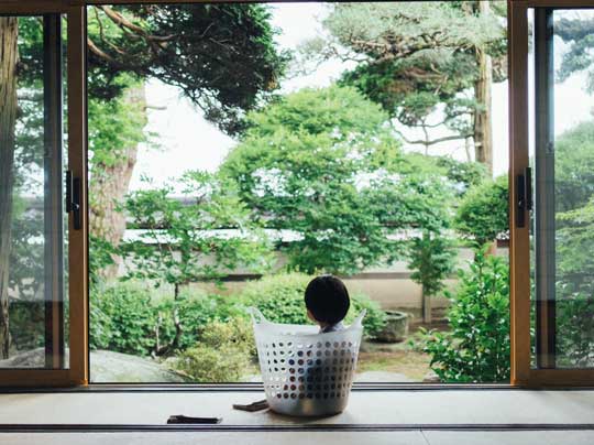 子供だから出来ること 家族 信州 田舎 古民家 写真