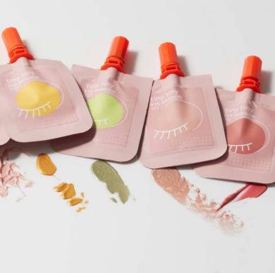 パウチアイシャドウ（計12色/No.11、12は4月16日発売予定）/580円