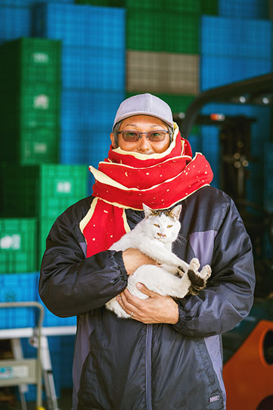 りんごの皮マフラーを着用した人　3人目